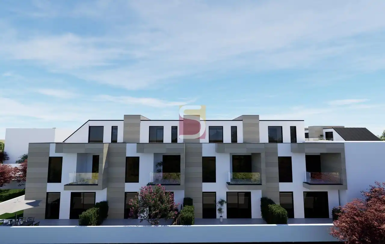 Vista exterior de Casa o chalet en venta en Vigo  con Calefacción y Jardín privado