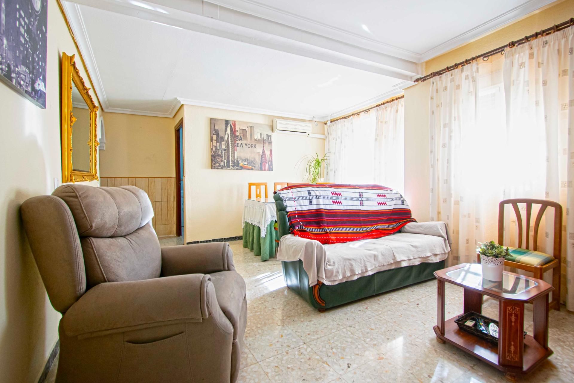 Sala d'estar de Pis en venda en  Sevilla Capital