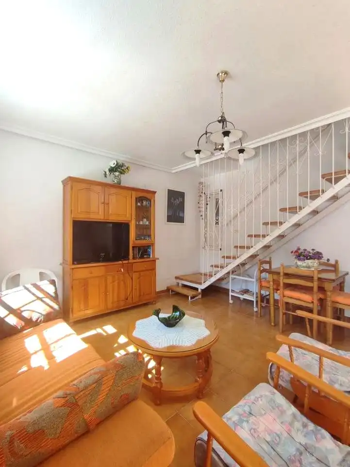 Casa o xalet en venda en San Pedro del Pinatar amb Aire condicionat, Jardí privat i Terrassa