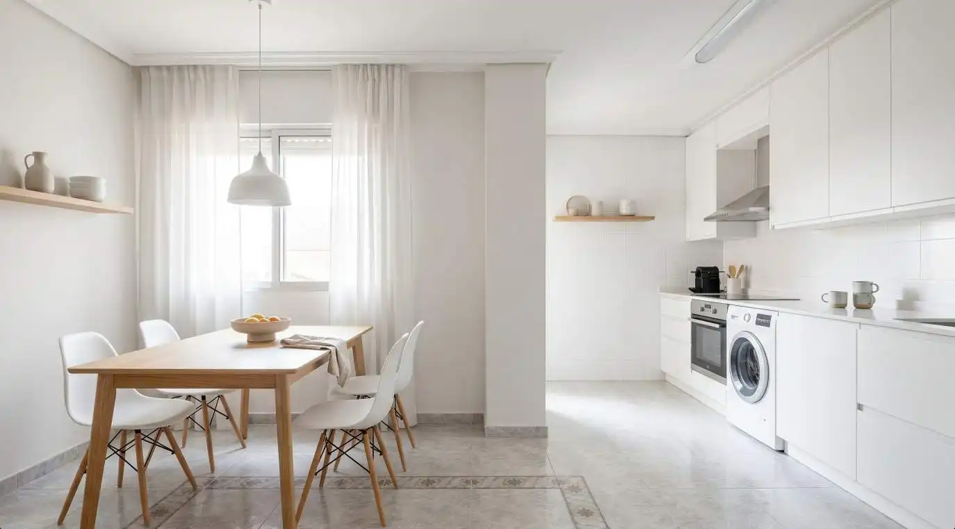 Kitchen of Flat for sale in Zaragoza  with Heating, Terrace and Storage room