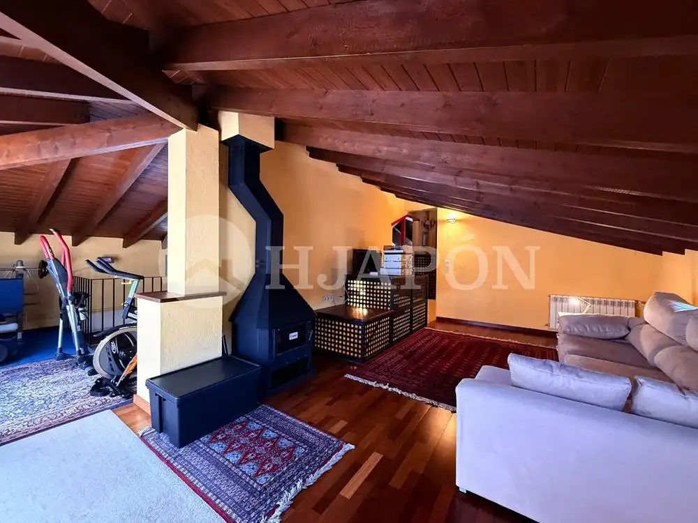 Sala d'estar de Casa o xalet en venda en Teià amb Calefacció, Jardí privat i Terrassa