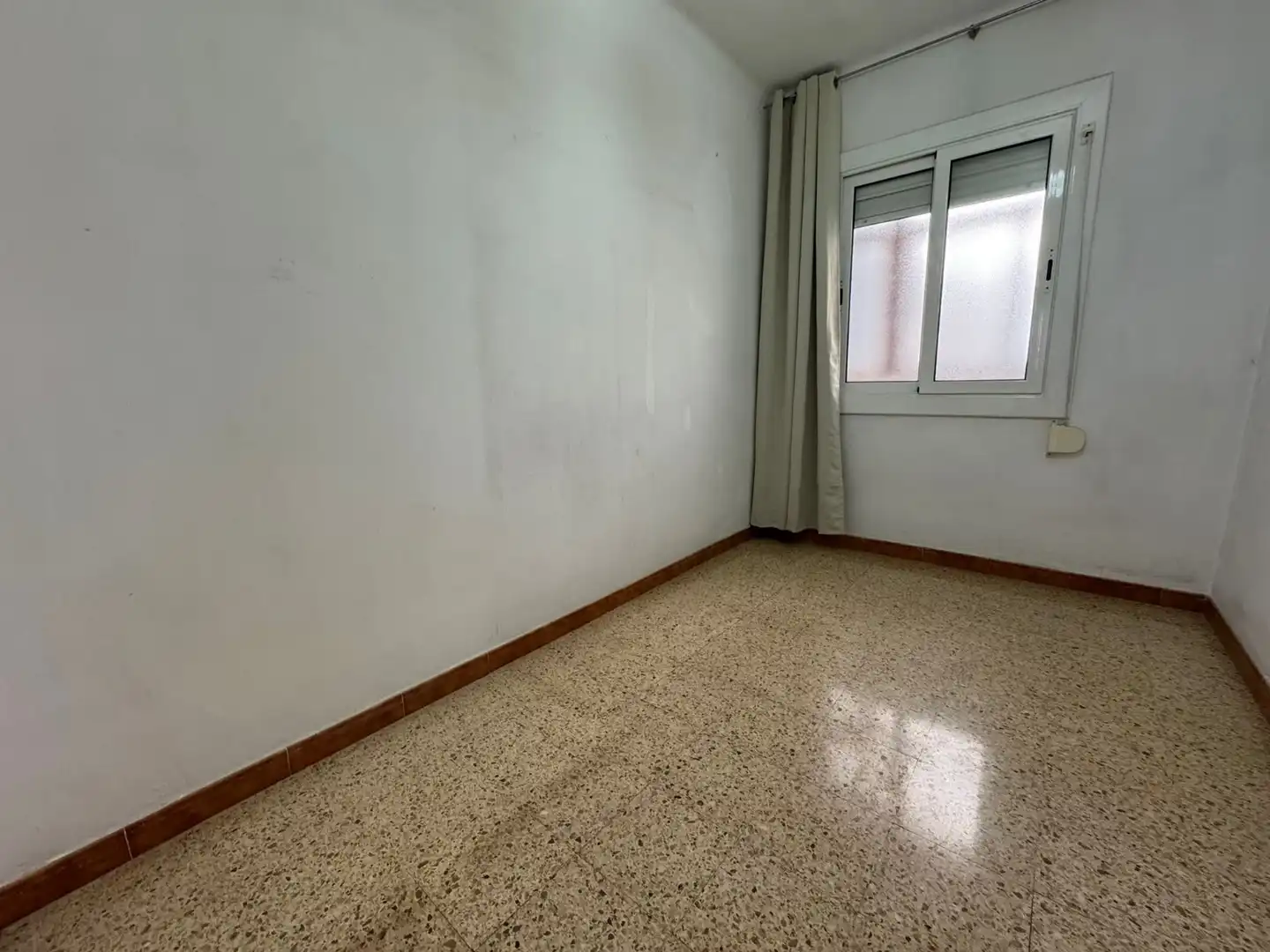 Habitación de Piso en venta en Cerdanyola del Vallès con Horno y Balcón