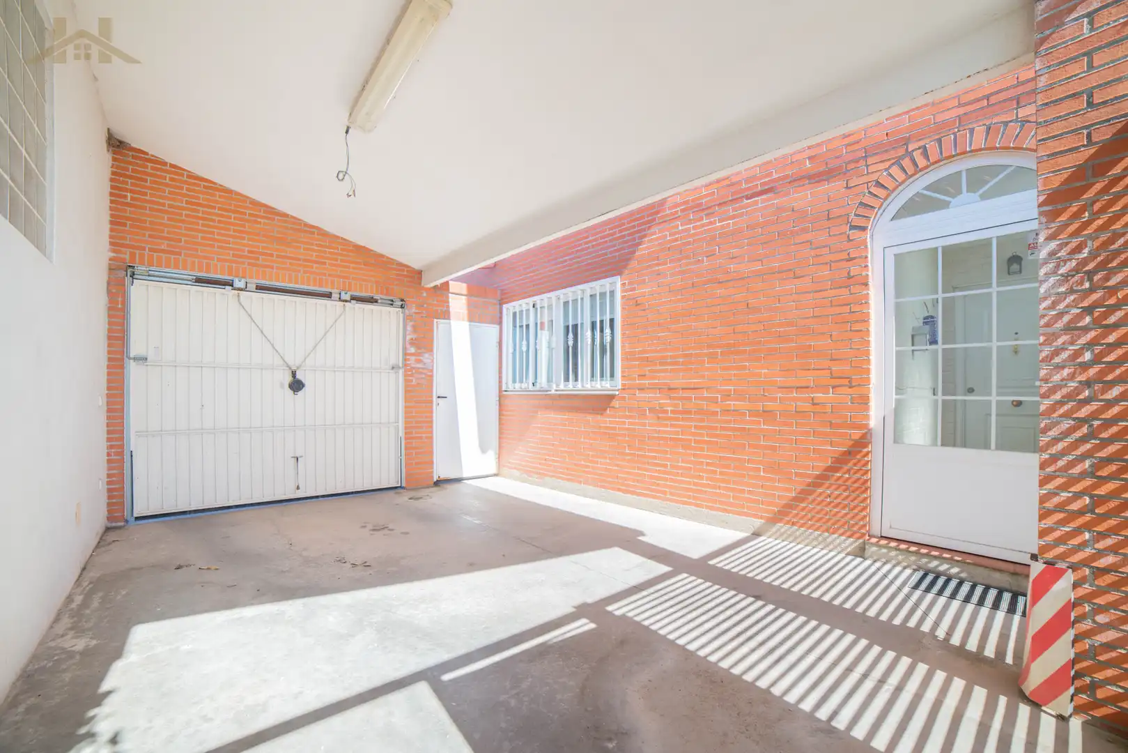 Parking de Casa adosada en venta en Cubas de la Sagra con Calefacción, Jardín privado y Piscina