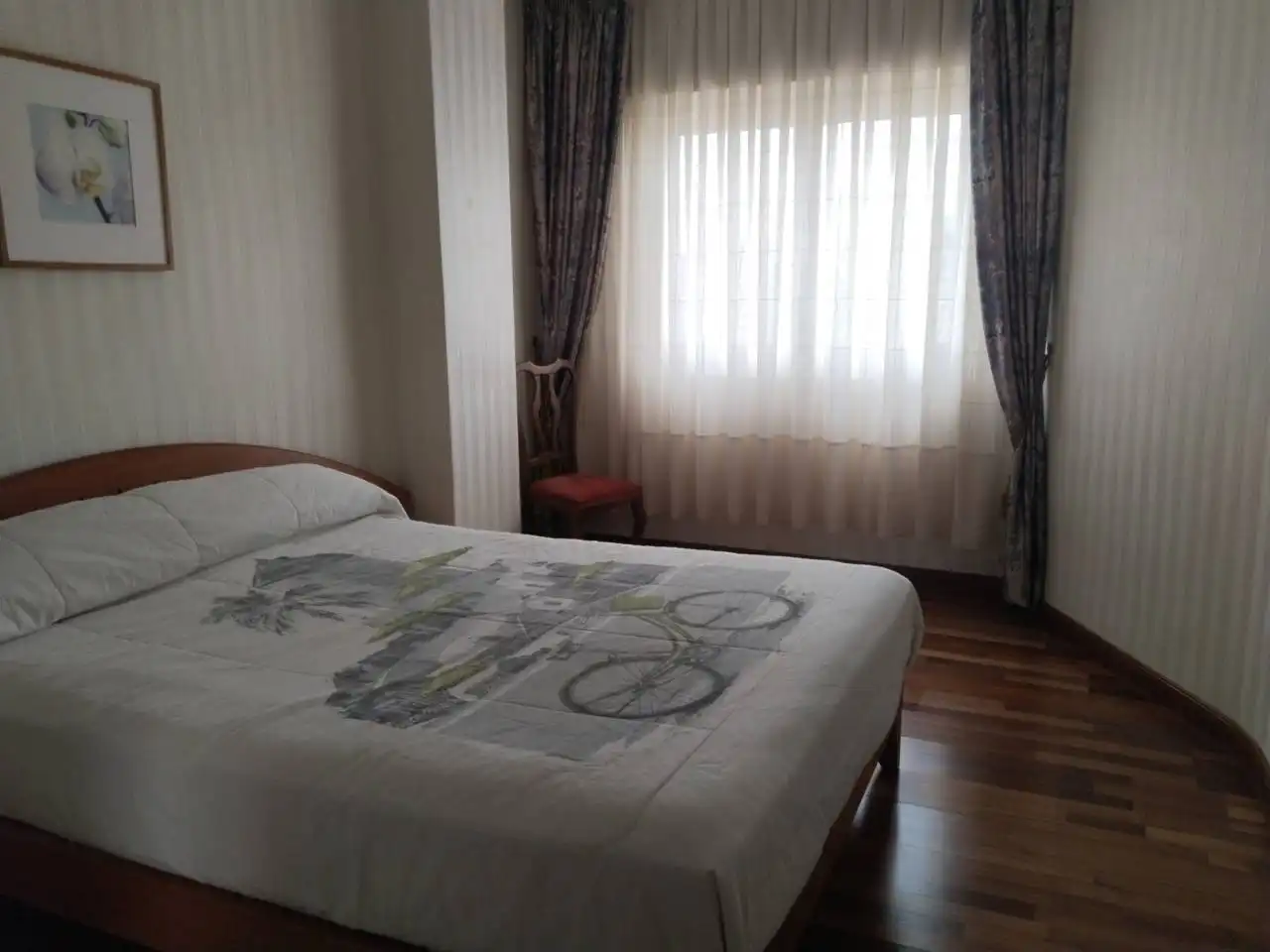 Habitación de Piso de alquiler en Burgos con Calefacción, Parquet y Amueblado