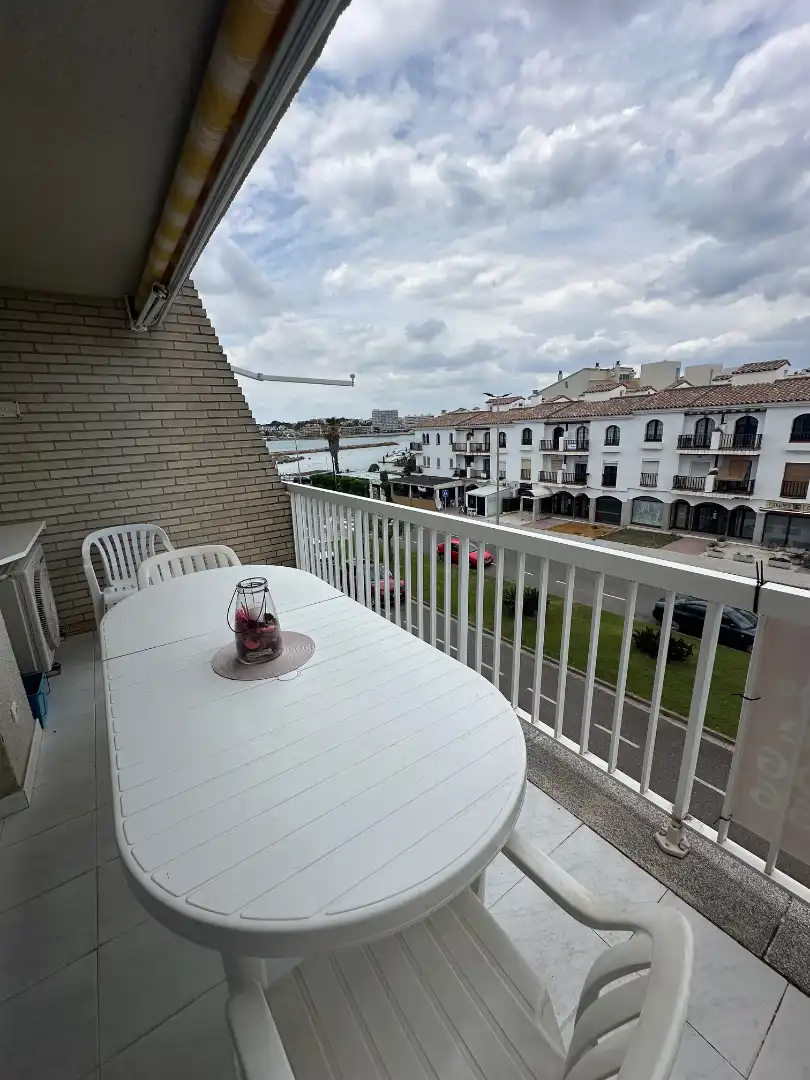 Terraza de Apartamento en venta en L'Escala con Calefacción, Terraza y Amueblado