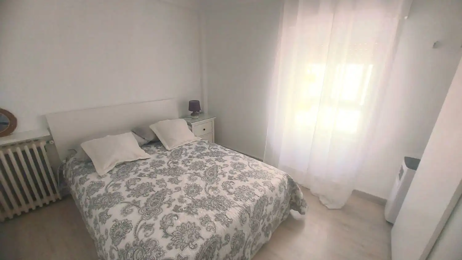 Habitación de Apartamento de alquiler en Jaén con Calefacción y Amueblado