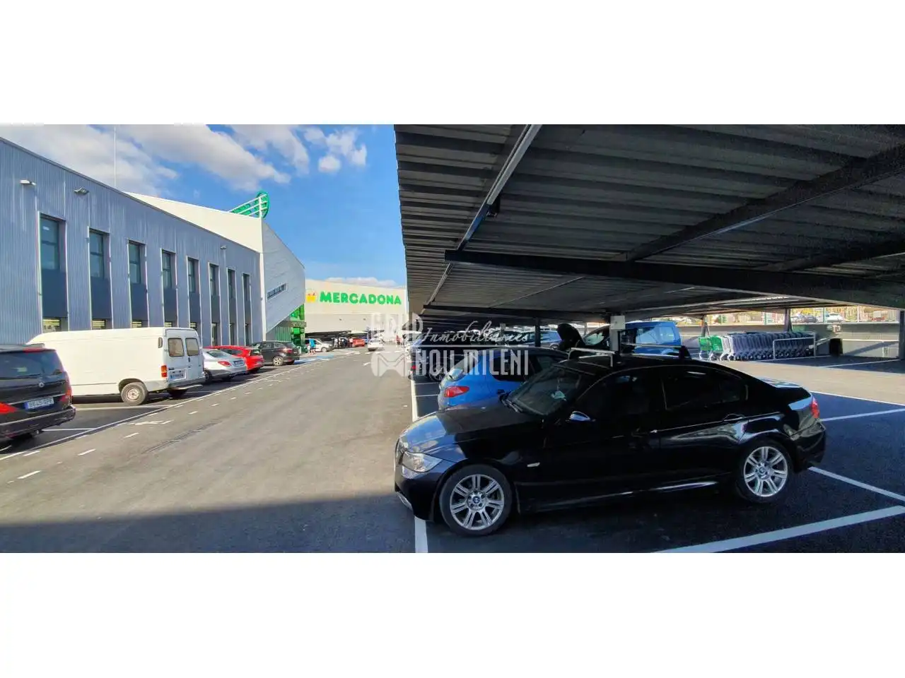 Nau industrial en venda a Montserrat