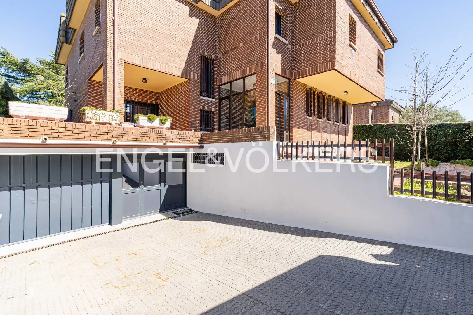 Exterior view of Houses for rent in Pozuelo de Alarcón  with Heating, Private garden and Terrace