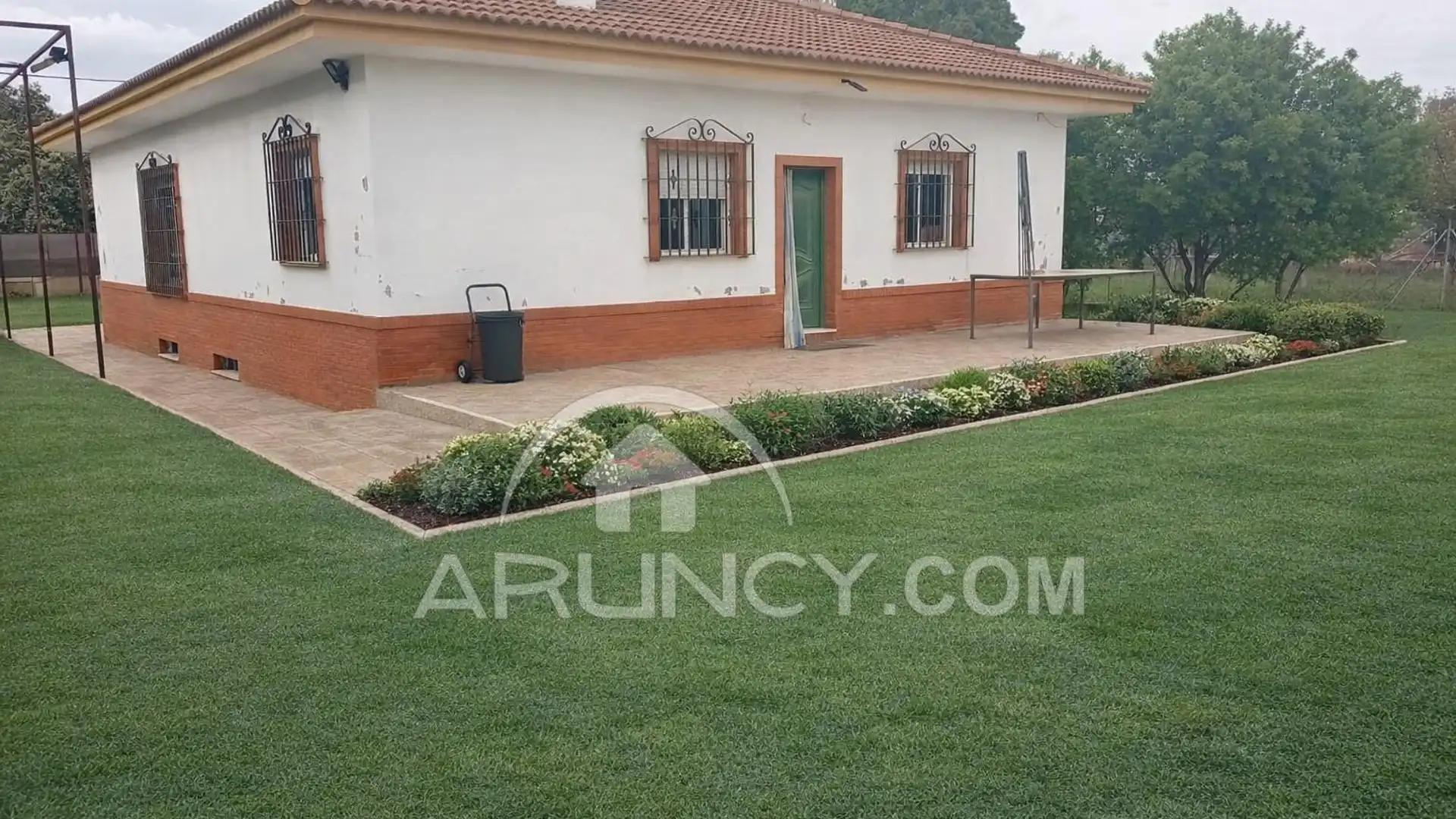 Casa o chalet en venta en Alcalá de Guadaira con Jardín privado, Terraza y Trastero
