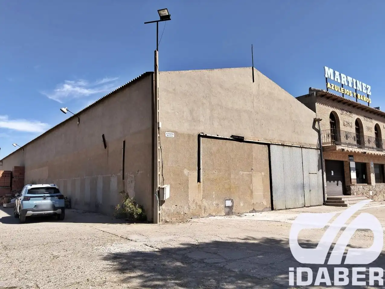 Vista exterior de Nave industrial de alquiler en Cobeja