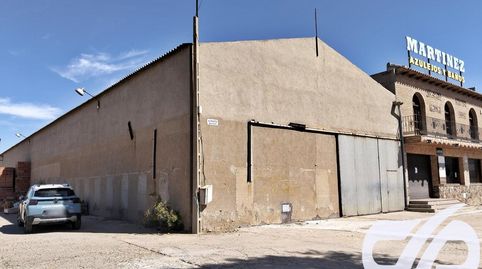 Nave industrial en Cobeja con amplia explanada de aparcamiento
