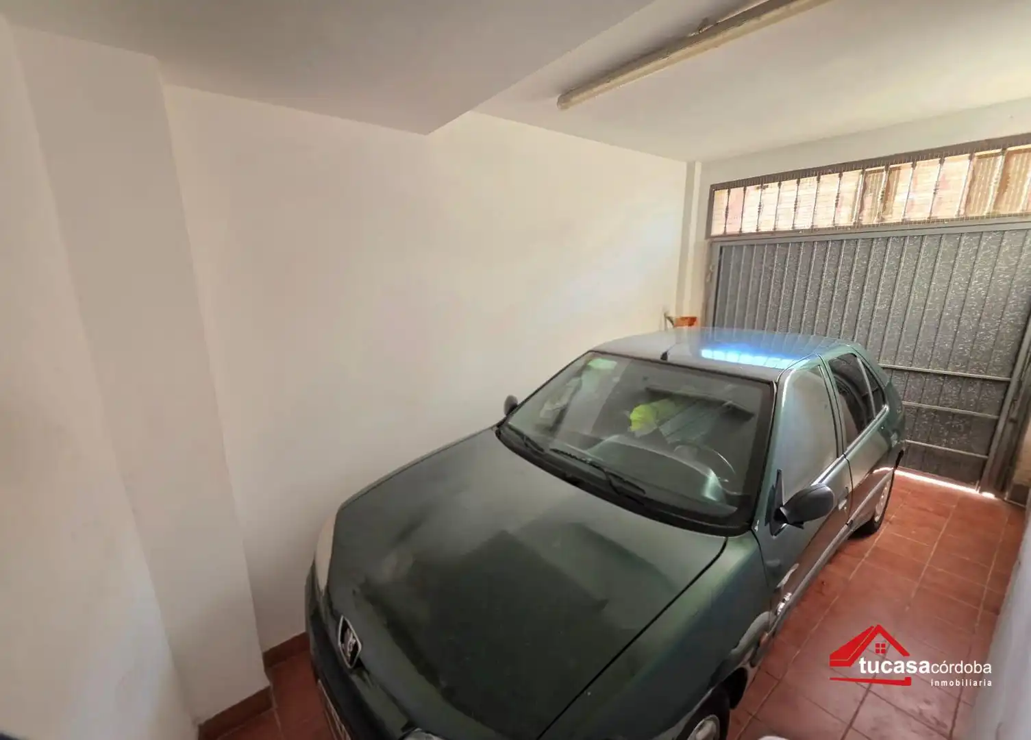 Parkplatz von Einfamilien-Reihenhaus zum Verkauf in Guadalcázar mit Klimaanlage und Terrasse