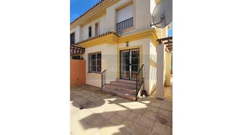 Foto 2 de Casa adosada en venda a Los Pacos, Fuengirola