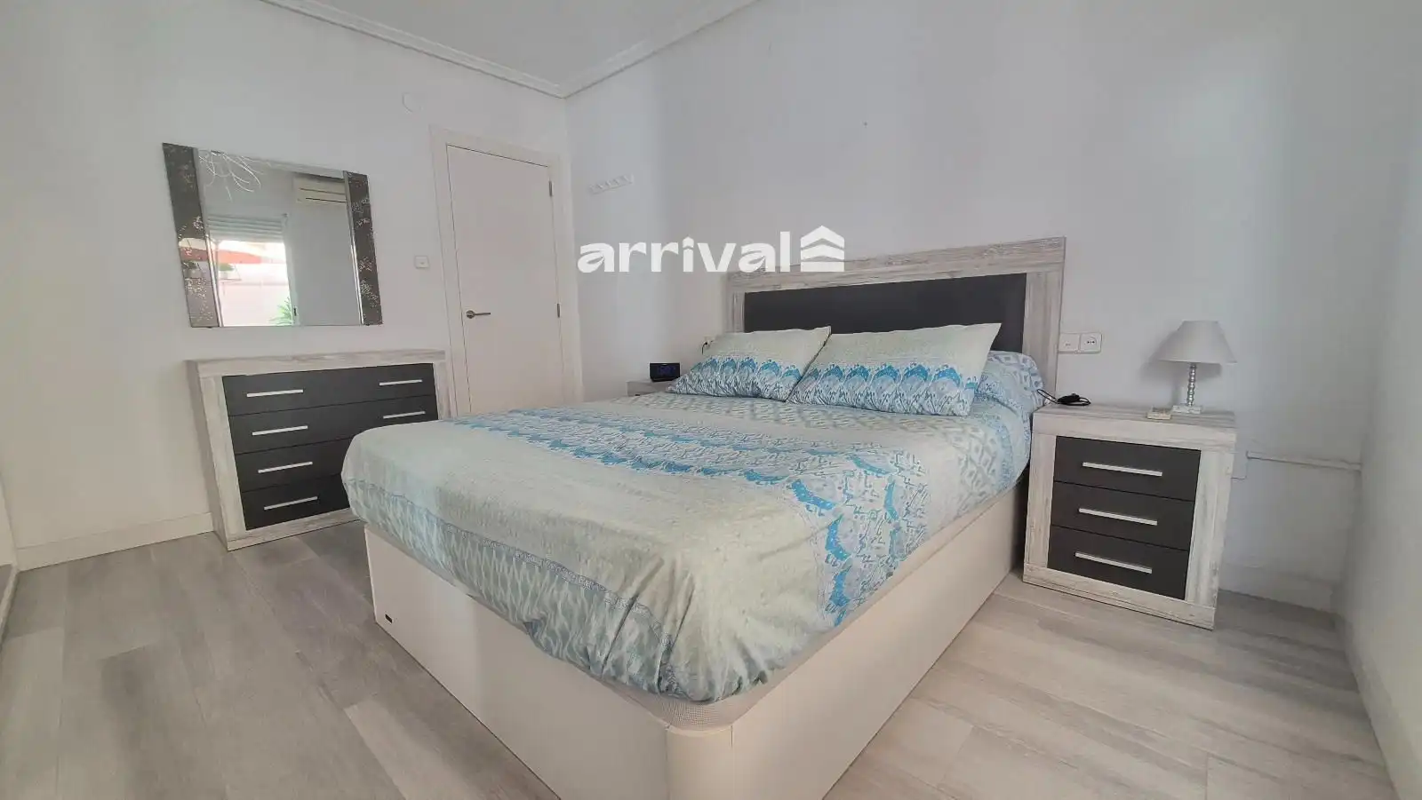 Schlafzimmer von Wohnung zur Miete in Valencia mit Klimaanlage, Heizung und Terrasse
