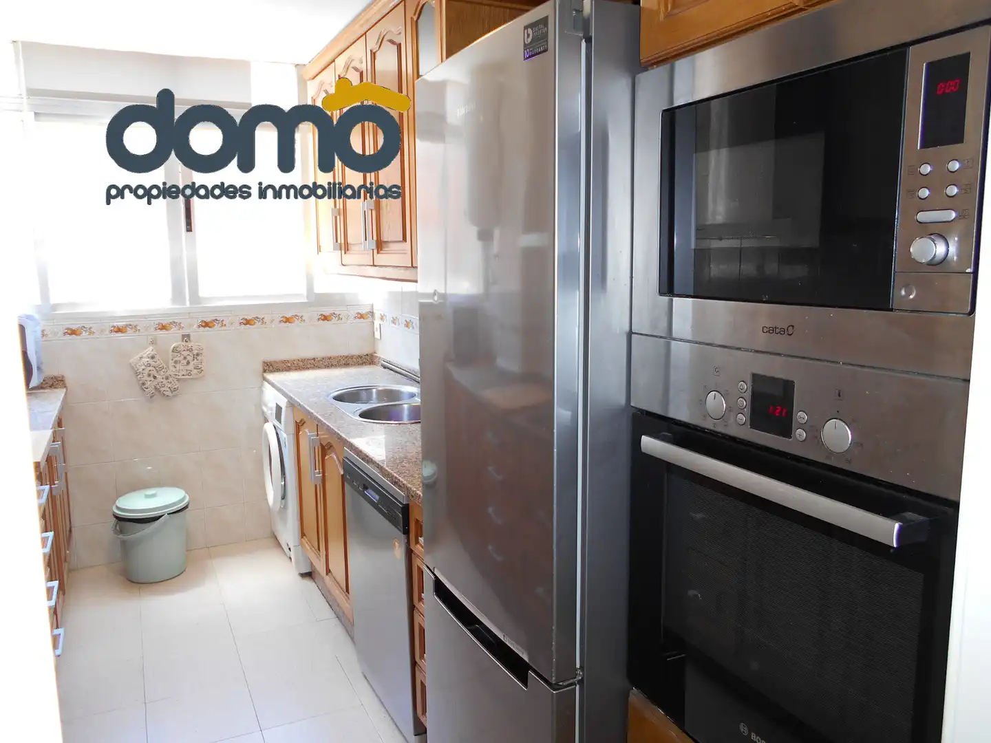 Kitchen of Flat for rent in Granada  with Air Conditioner, Parquet flooring and Furnished