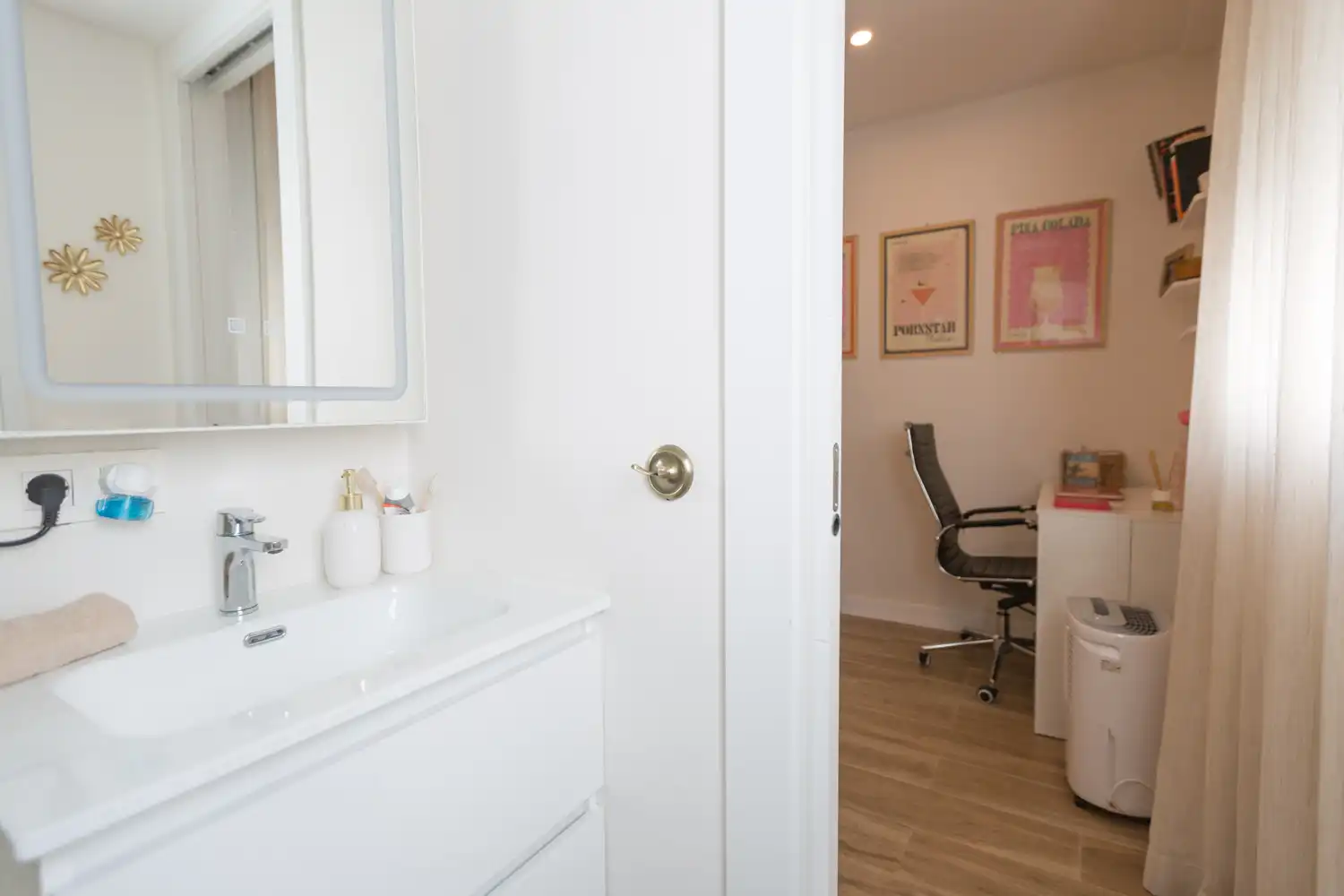 Bathroom of Apartments for sale in Marbella  with Air Conditioner, Terrace and Furnished