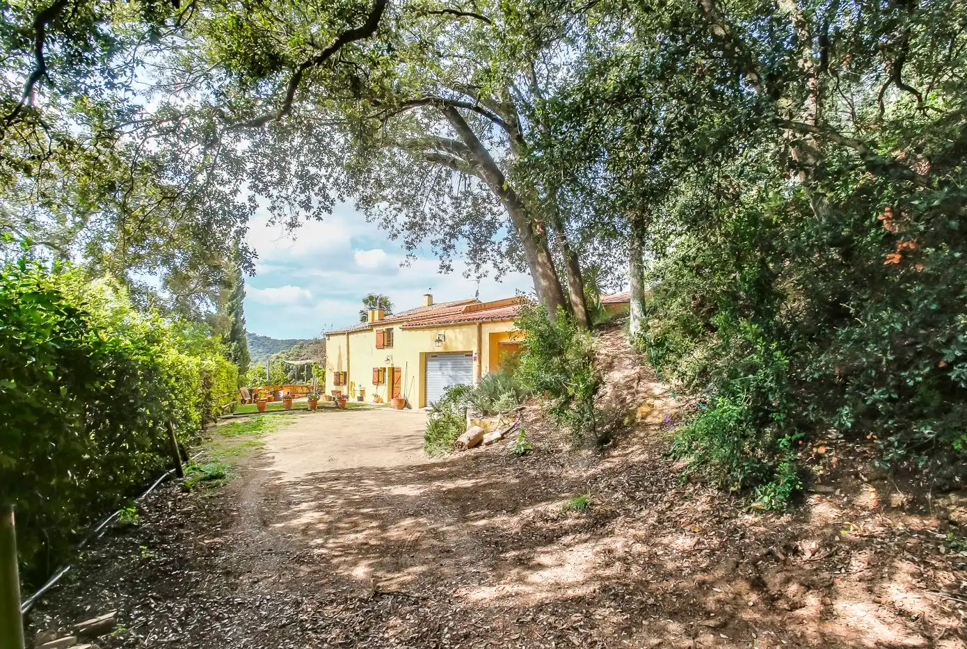 Vista exterior de Finca rústica en venta en Sant Iscle de Vallalta con Calefacción, Terraza y Trastero