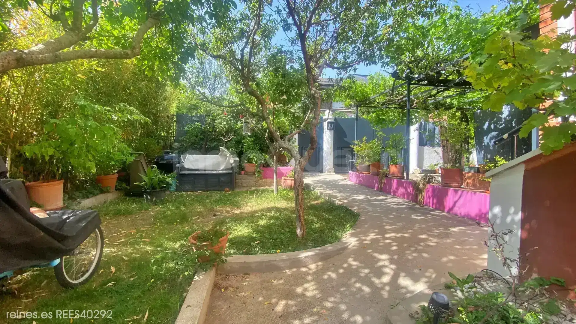 Garden of Detached homes for sale in La Moraleja  with Heating, Private garden and Terrace