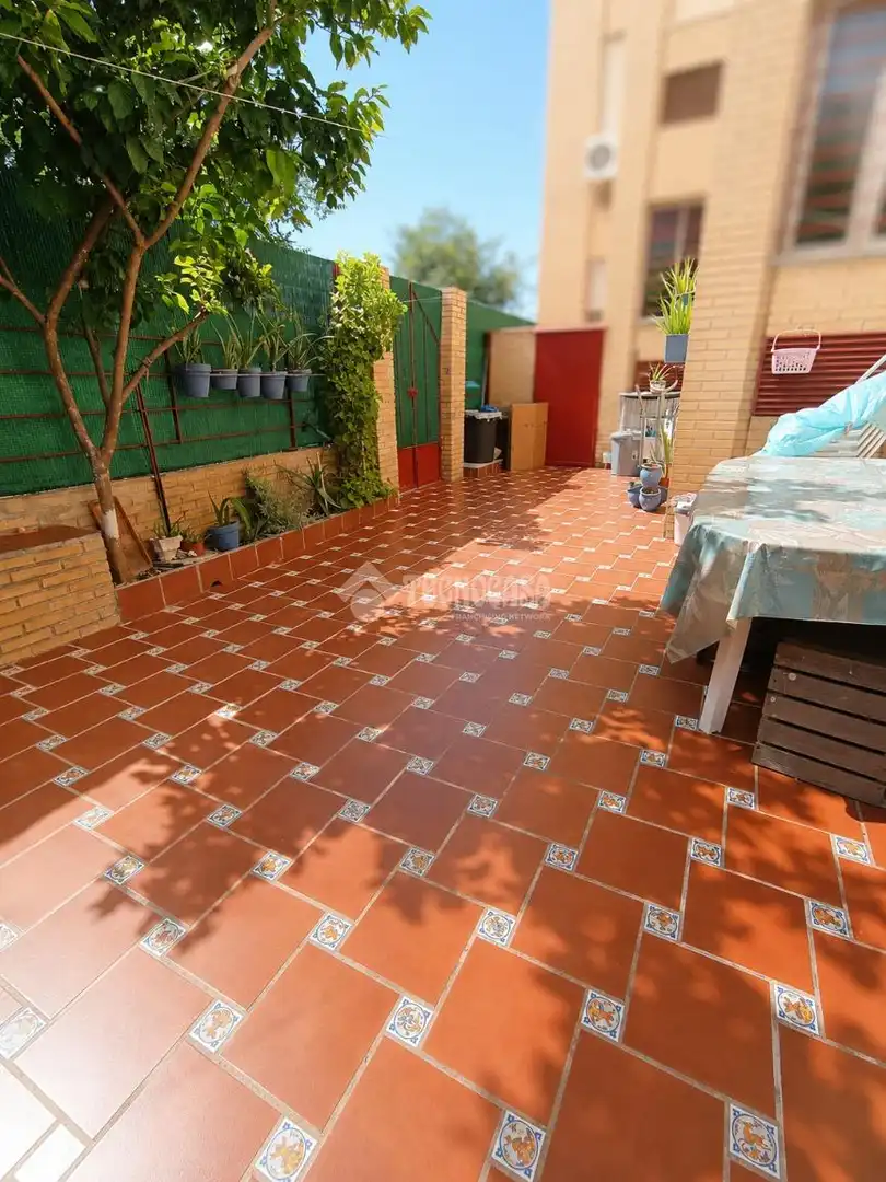 Terraza de Piso en venta en Sevilla con Jardín privado