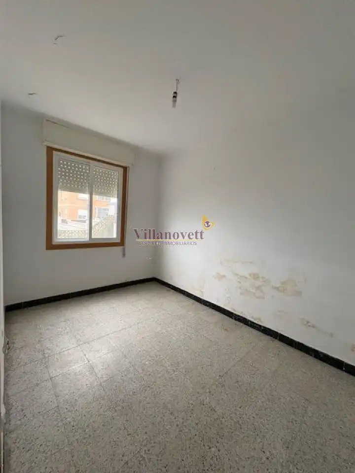 Dormitori de Casa o xalet en venda en Vigo  amb Calefacció i Jardí privat