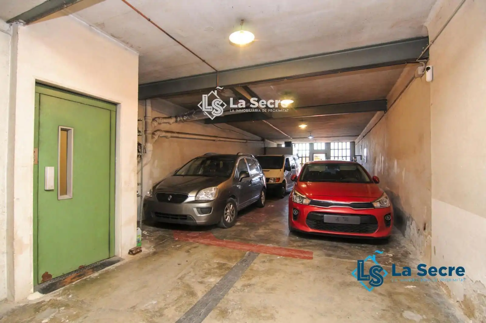Parking de Casa o chalet en venta en Martorell con Terraza y Piscina