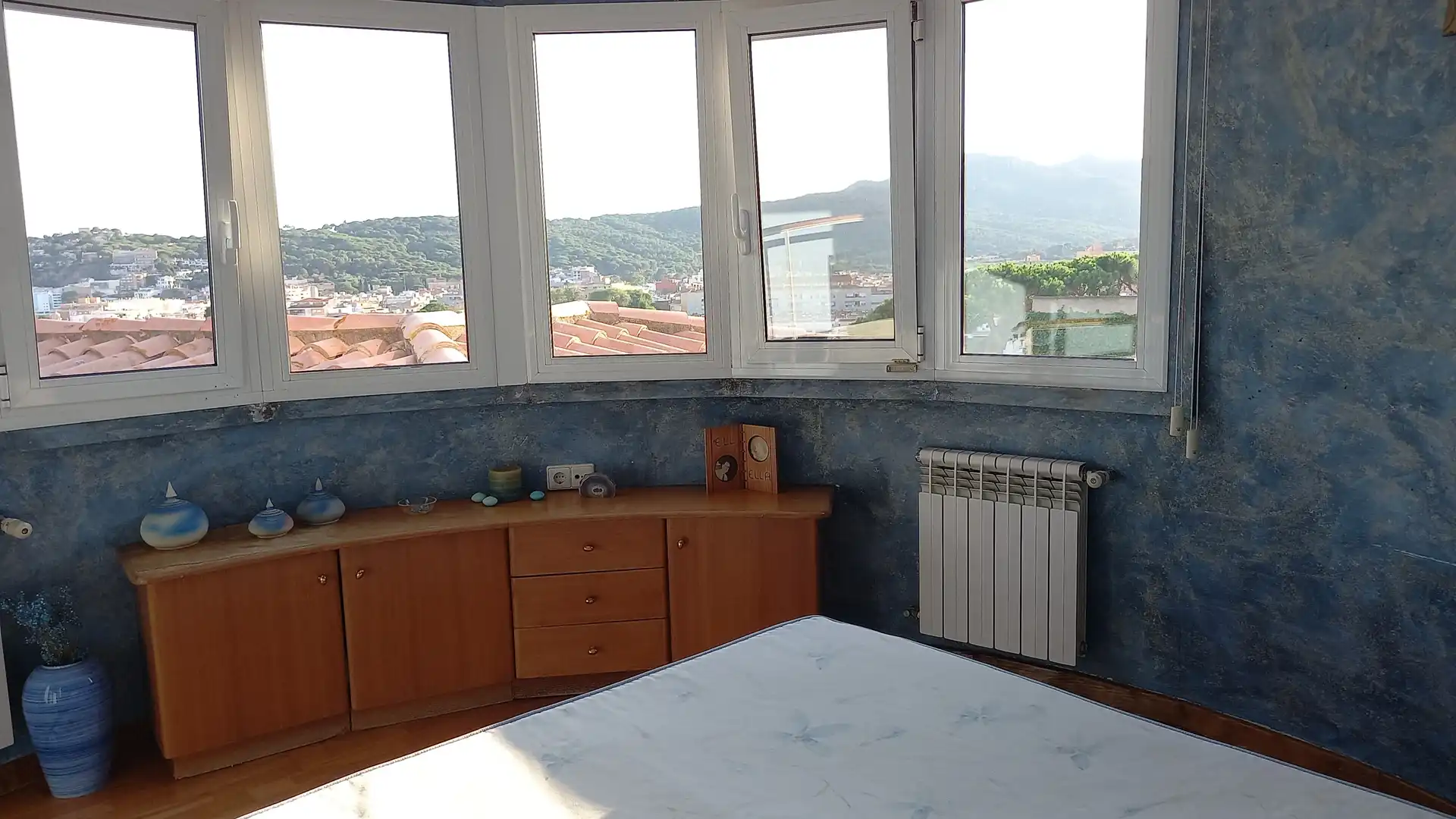 Dormitori de Casa o xalet en venda en Sant Feliu de Guíxols amb Jardí privat, Piscina i Moblat