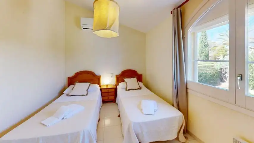Dormitori de Casa o xalet en venda en L'Ametlla de Mar  amb Aire condicionat, Jardí privat i Terrassa