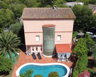 Exterior view of House or chalet for sale in Sant Cugat del Vallès  with Air Conditioner, Heating and Terrace