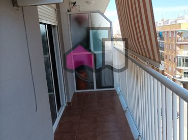 Piso con balcón en venta en Carrer de la Bega 44