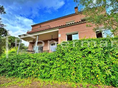 Vista exterior de Casa o xalet en venda en La Roca del Vallès amb Calefacció, Jardí privat i Traster