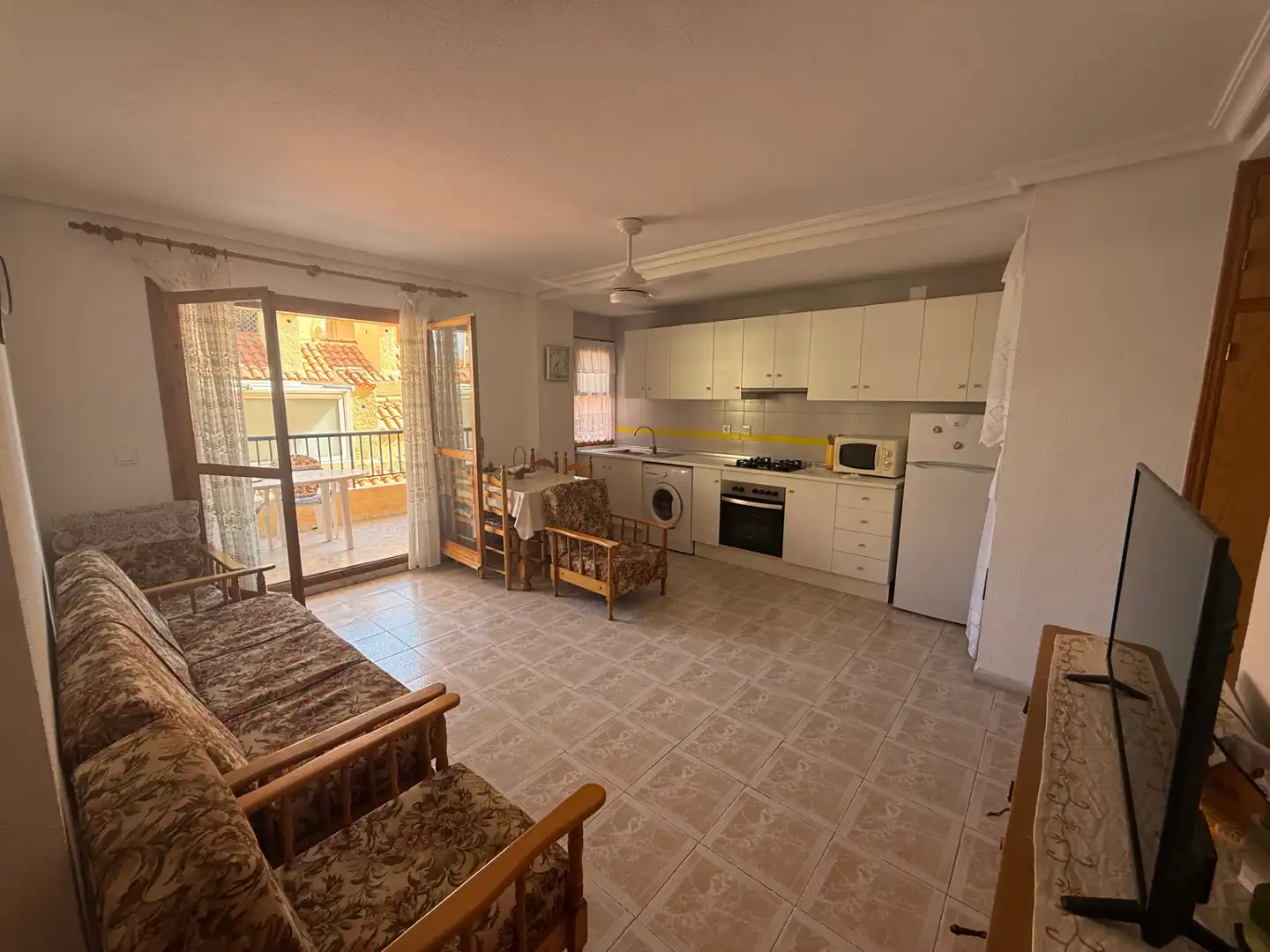 Exterior view of Flat for sale in Torrevieja  with Terrace, Furnished and Oven