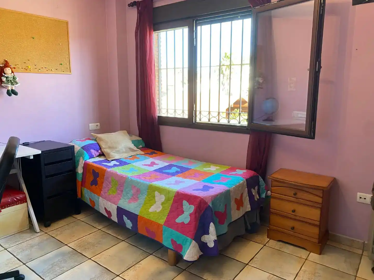 Dormitori de Casa o xalet en venda en Torremolinos amb Aire condicionat, Piscina i Balcó