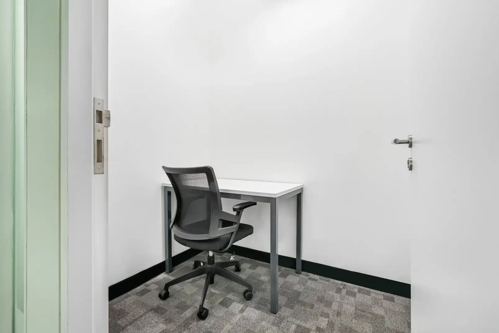 Büro zur Miete in Oviedo  mit Klimaanlage, Heizung und Möbliert