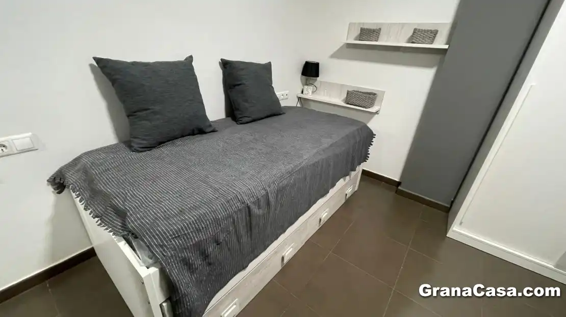 Habitación de Ático de alquiler en Granada con Aire acondicionado, Calefacción y Terraza