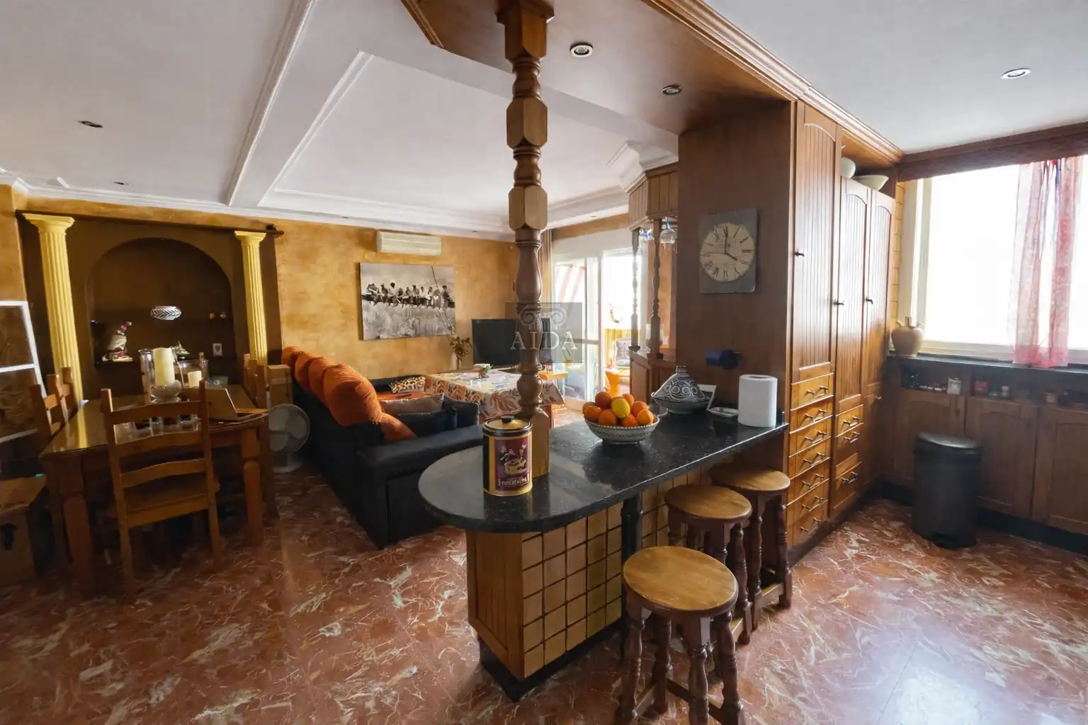 Piso con ascensor en venta en Estepona Pueblo, imagen 2