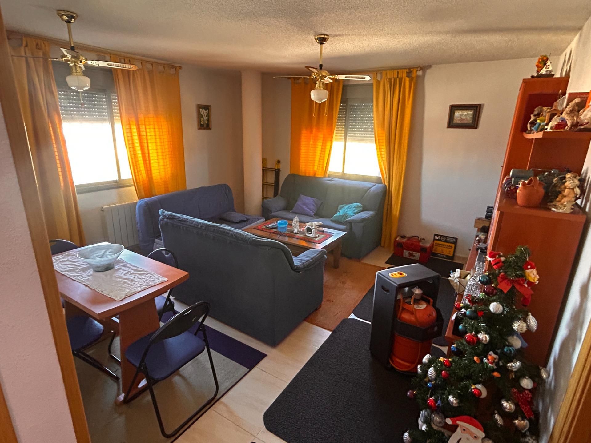 Sala d'estar de Pis en venda en Cantimpalos amb Moblat