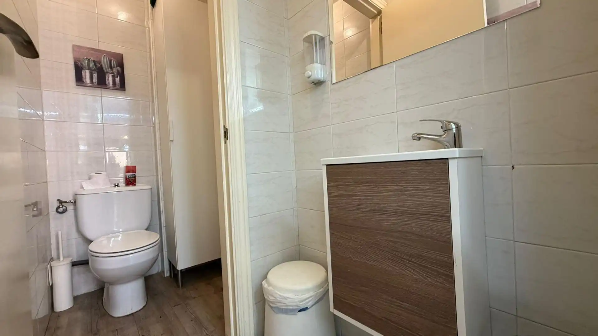 Bathroom of Commercial properties for rent in Leganés  with Air Conditioner
