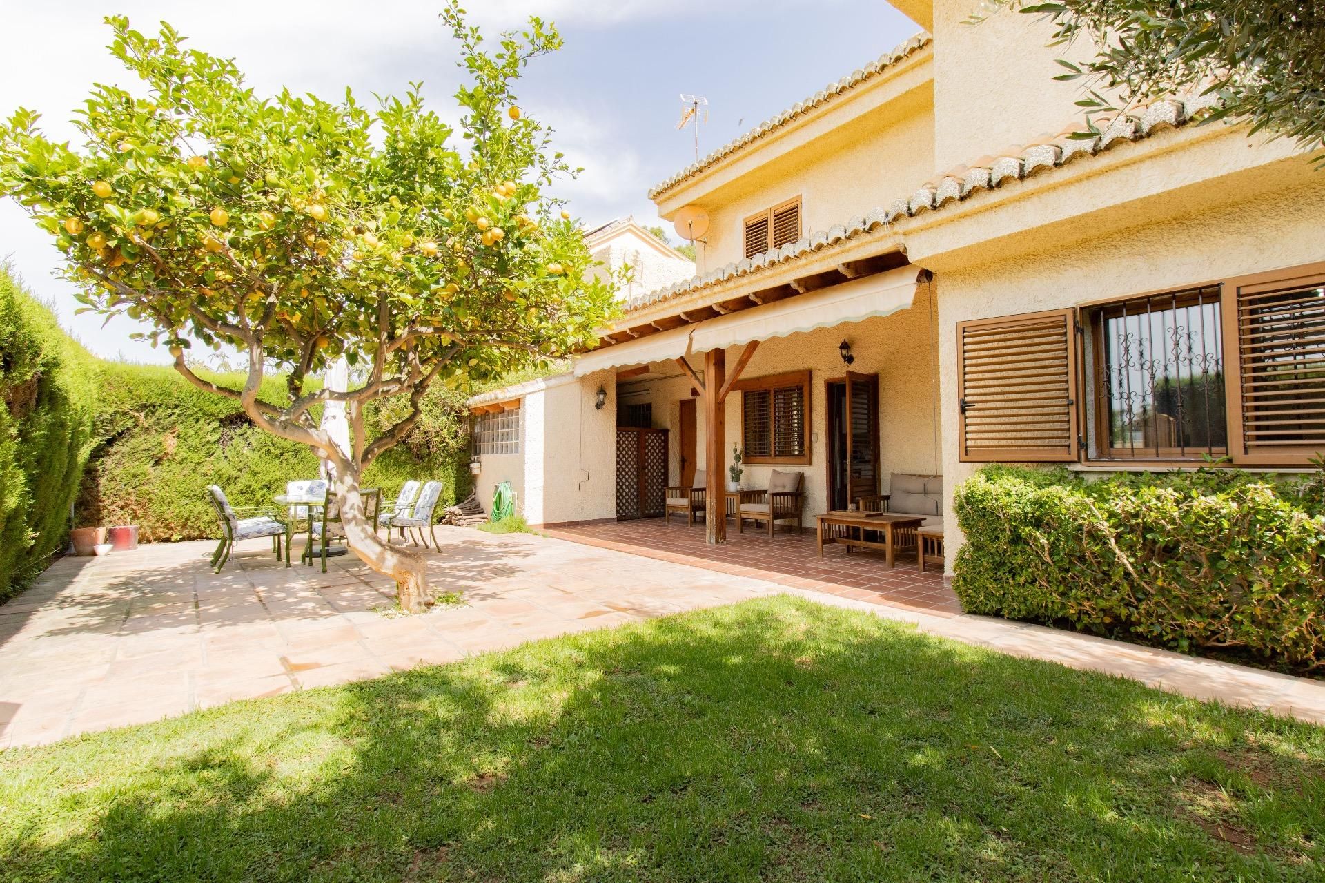 Jardí de Casa o xalet en venda en La Pobla de Farnals amb Aire condicionat, Calefacció i Jardí privat