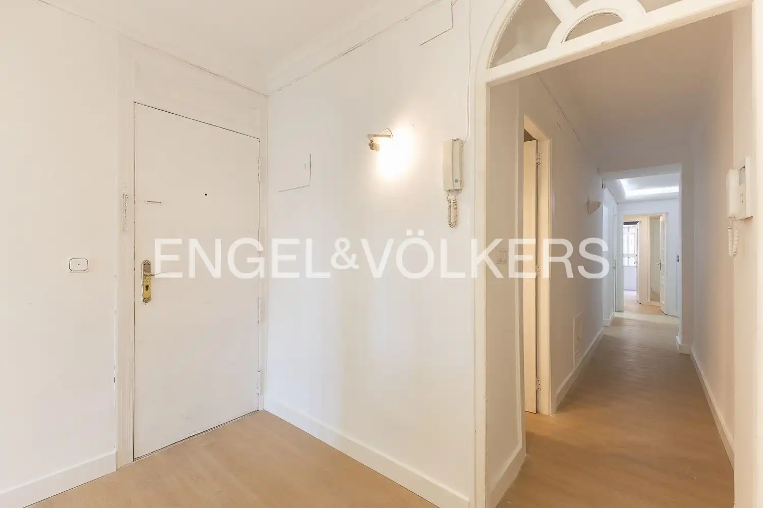 Wohnung zur Miete in Valencia mit Klimaanlage, Heizung und Möbliert
