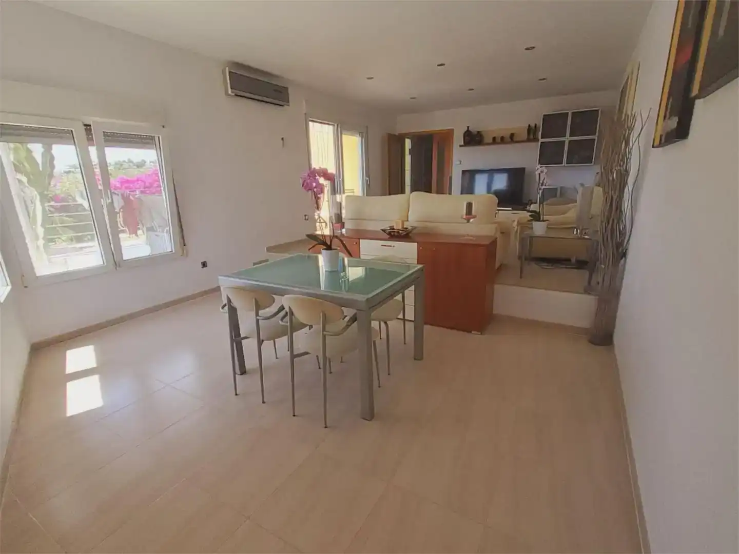 Living room of Houses for sale in Vinaròs  with Air Conditioner, Private garden and Storage room