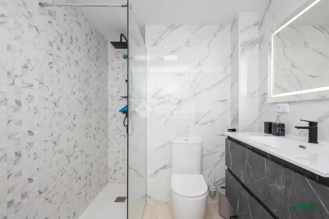Bathroom of Flat for sale in Cuevas del Almanzora  with Air Conditioner, Terrace and Balcony