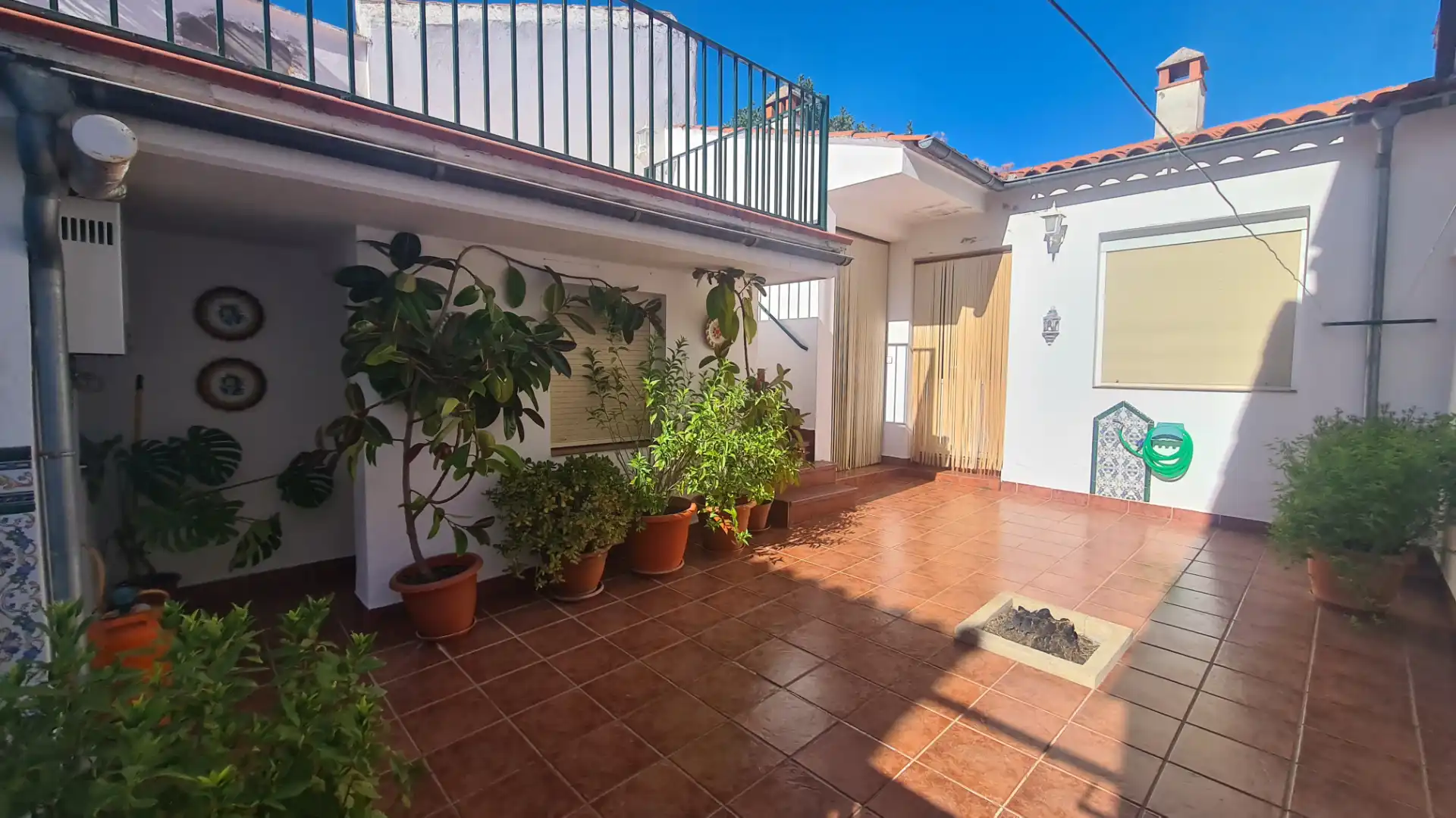 Vista exterior de Casa o xalet en venda en Campillo de Llerena amb Aire condicionat, Calefacció i Terrassa