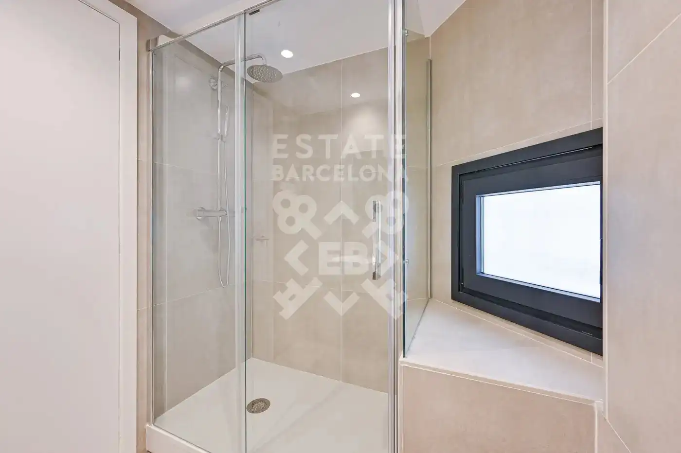 Bany de Pis en venda en Barcelona amb Aire condicionat, Calefacció i Terrassa