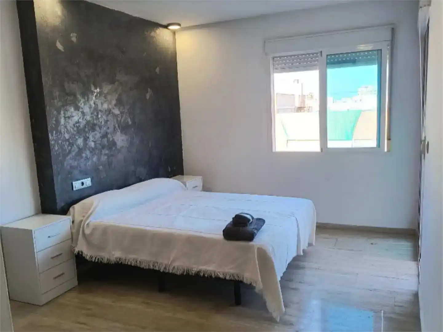 Schlafzimmer von Dachboden zur Miete in Alicante / Alacant mit Klimaanlage, Schwimmbad und Balkon