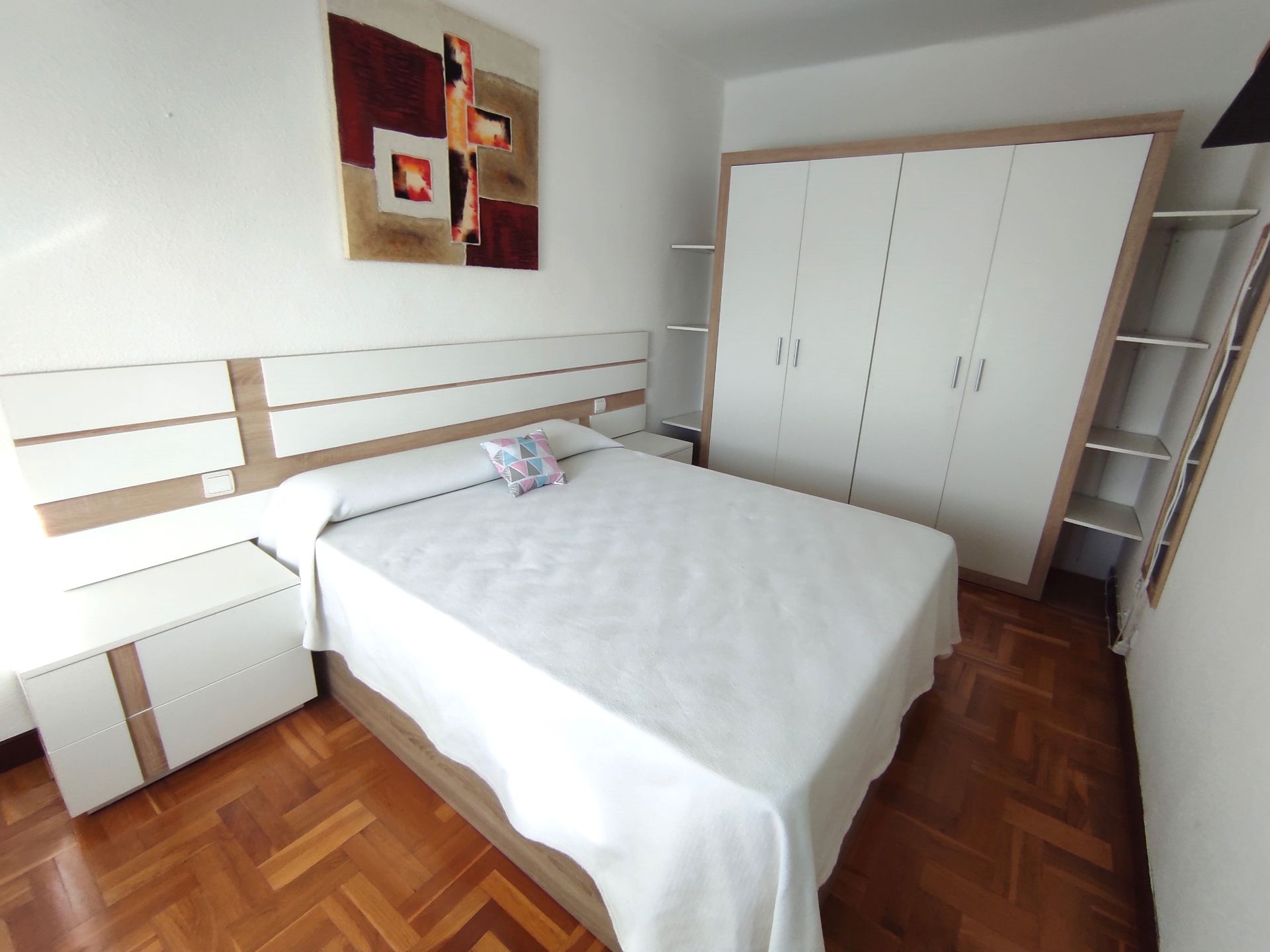 Dormitori de Pis de lloguer en Burgos Capital amb Calefacció, Parquet i Terrassa