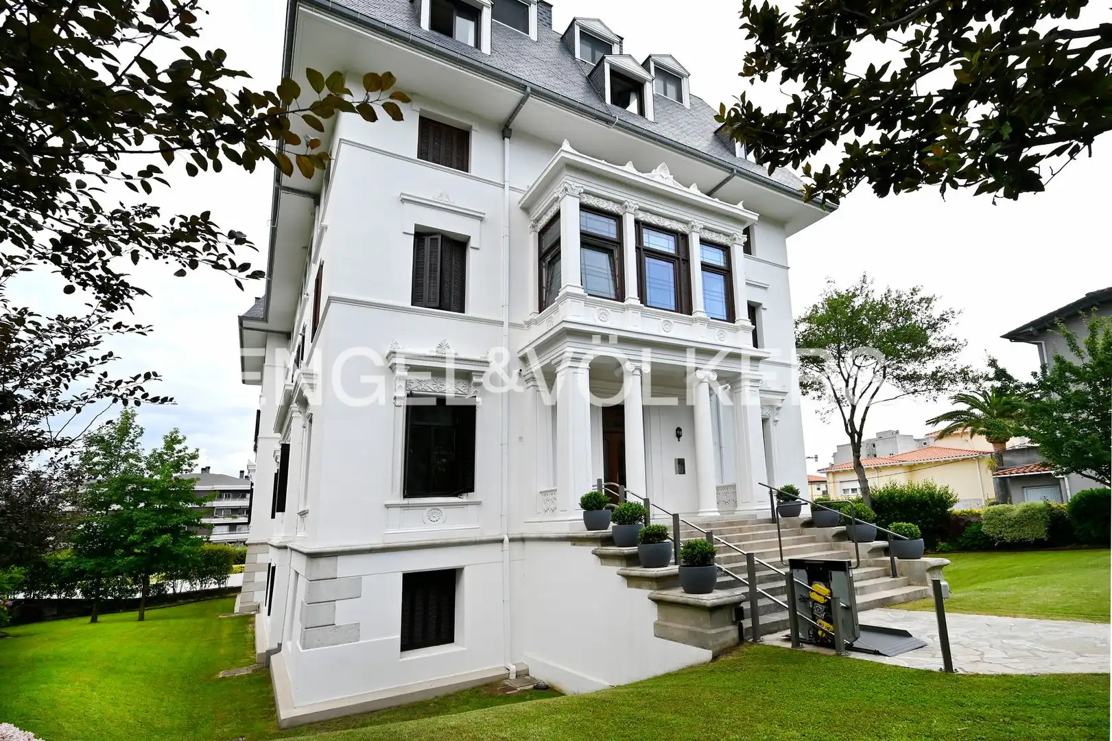 Außenansicht von Maisonette zur Miete in Santander mit Heizung, Privatgarten und Parkett