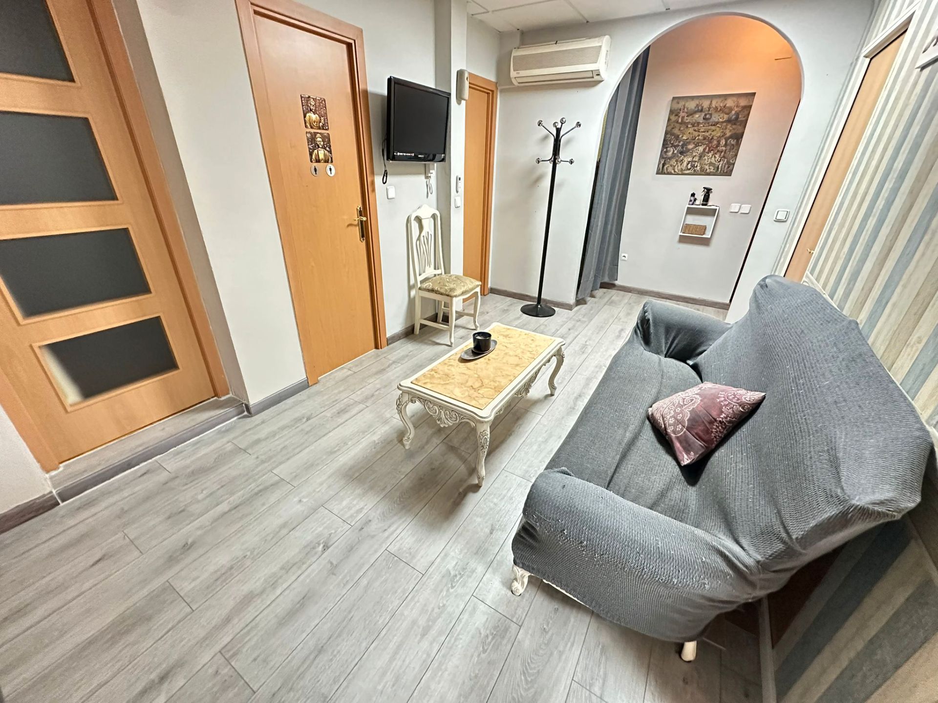 Sala d'estar de Local en venda en Parla amb Aire condicionat i Calefacció