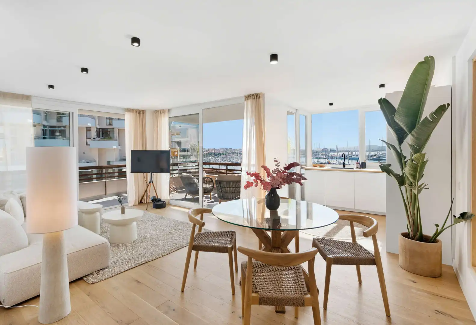 Living room of Flat for sale in  Palma de Mallorca  with Air Conditioner, Terrace and Furnished