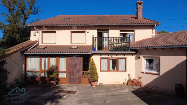 Casa-chalet en Venta en Campoo de Yuso