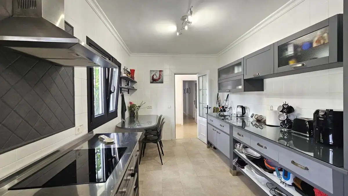 Cocina de Casa o chalet en venta en Sotogrande con Aire acondicionado, Jardín privado y Terraza